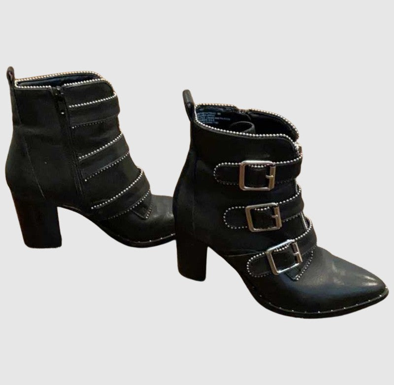 HATTIE IN BLACK LEATHER - SM REBOOTED