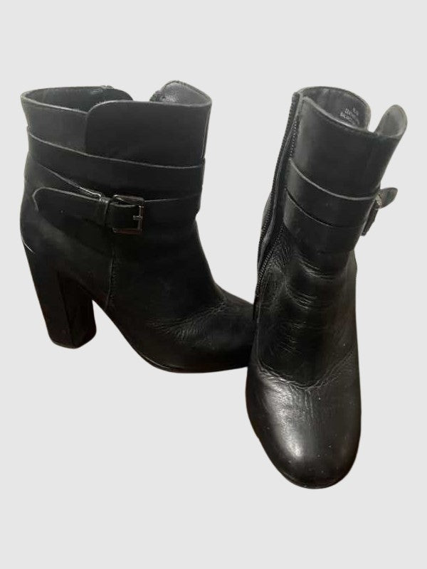LEATHER BUCKLE BOOTIE IN BLACK - SM REBOOTED